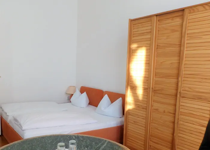 Brinn Konukevi Berlin