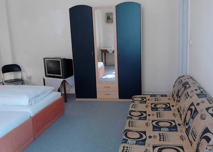 Brinn بيت ضيافة